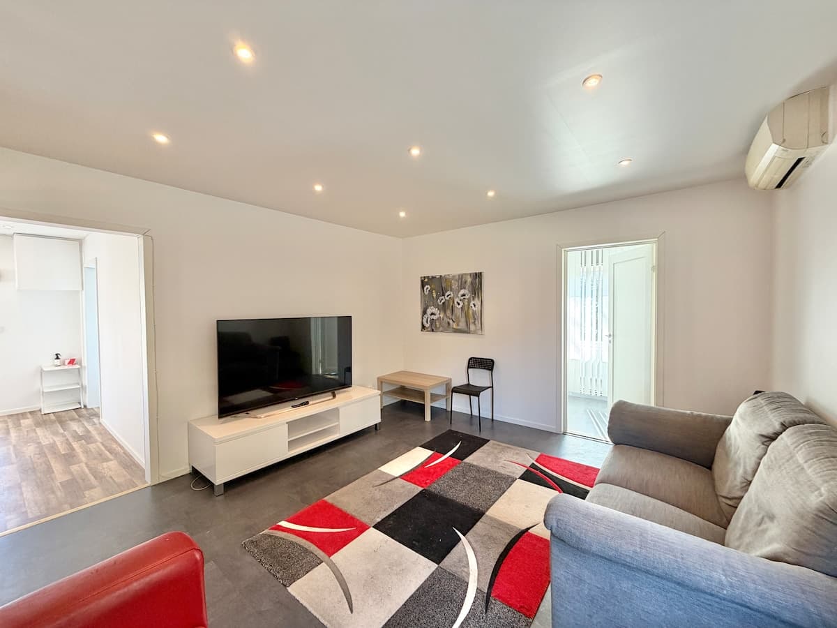 A short trip to work means more sleep and less stress.
Pick your work site below and we sort the homes by how close they are.
The distances are real kilometres, no guesses.